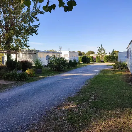 キャンプ場 Camping Le Vivien Saint-Vivien-de-Médoc