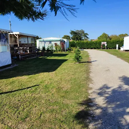 キャンプ場 Camping Le Vivien